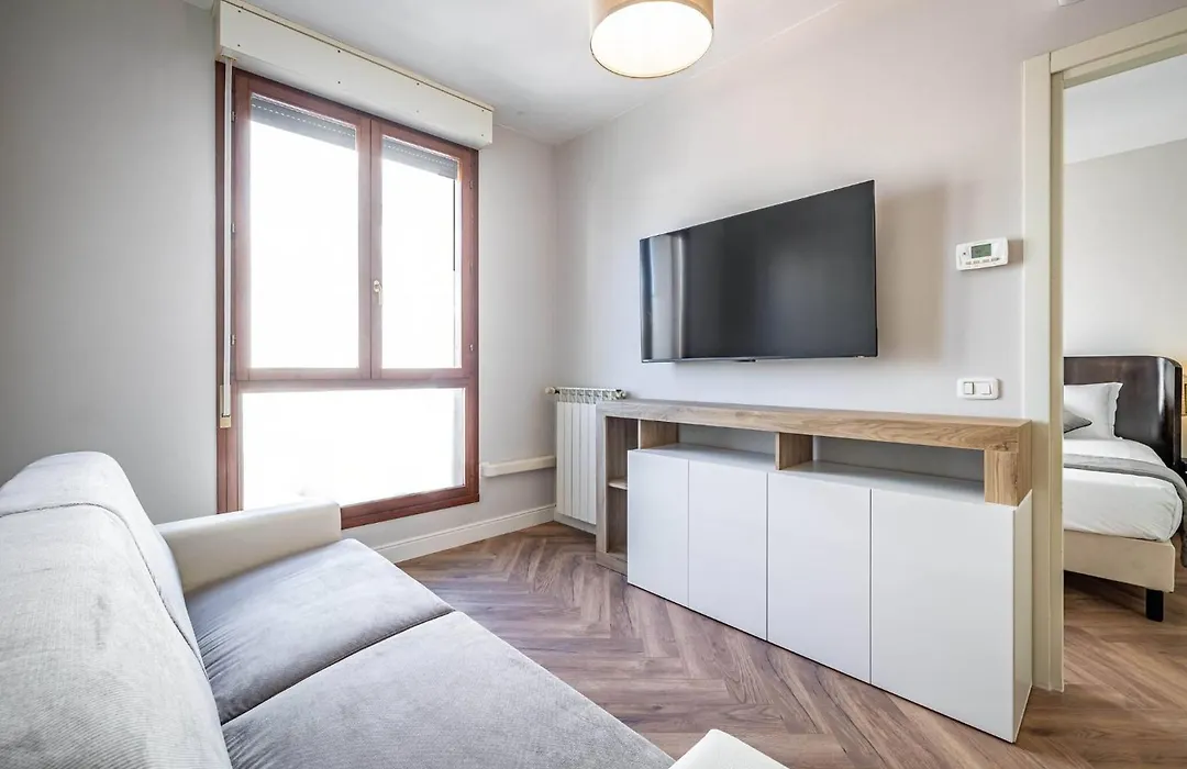 Yid Quiet Apartment With Parking-1